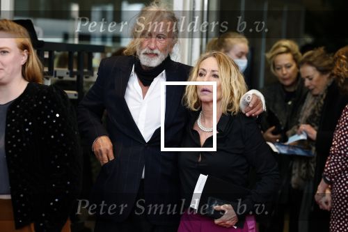 Amsterdam 3 april 2022
Premiere Nationaal Ballet in de stopera.
Angela Groothuizen kwam met haar ex man Rob Mooij