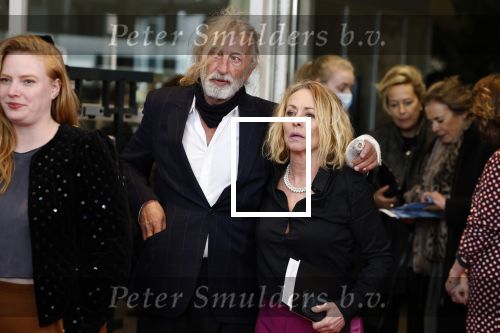 Amsterdam 3 april 2022
Premiere Nationaal Ballet in de stopera.
Angela Groothuizen kwam met haar ex man Rob Mooij