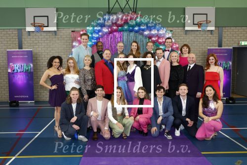Maarssenbroek 1 maart 2022
Presentatie van Musical the Prom met rollen voor oa Pia Douwes Dennis Willekens Joke de Kruijf Barry Beijer Wieneke Remmers en Rogier Komproe. Hans Cornelissen is de producent.