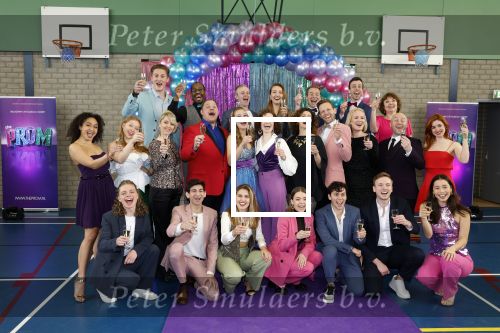 Maarssenbroek 1 maart 2022
Presentatie van Musical the Prom met rollen voor oa Pia Douwes Dennis Willekens Joke de Kruijf Barry Beijer Wieneke Remmers en Rogier Komproe. Hans Cornelissen is de producent.