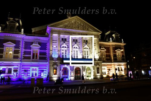 Amsterdam 4 maart 2022
Het concertgebouw is geel blauw uitgelicht icm de oorlog in Oekraine