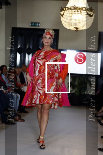 Amsterdam 6 april 2022
De 100e modeshow van Sheila de Vries in het college Hotel.
oa Denise Boekhoff en Nadia Palesa lopen mee.