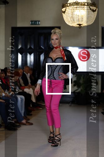 Amsterdam 6 april 2022
De 100e modeshow van Sheila de Vries in het college Hotel.
oa Denise Boekhoff en Nadia Palesa lopen mee.