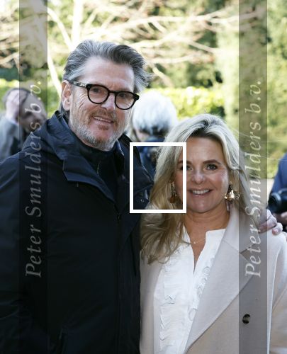 Laren 8 maart 2022
Prinses Beatrix opent een nieuwe gedeelte van het Singer museum in Laren . Prinses Beatrix arriveeert in haar nieuwe verlengde Audi A8 Hybride. Erik de Zwart met zijn vrouw