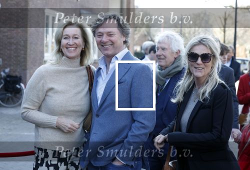 Laren 8 maart 2022
Prinses Beatrix opent een nieuwe gedeelte van het Singer museum in Laren . Prinses Beatrix arriveeert in haar nieuwe verlengde Audi A8 Hybride. Frits Sissing met een kennis