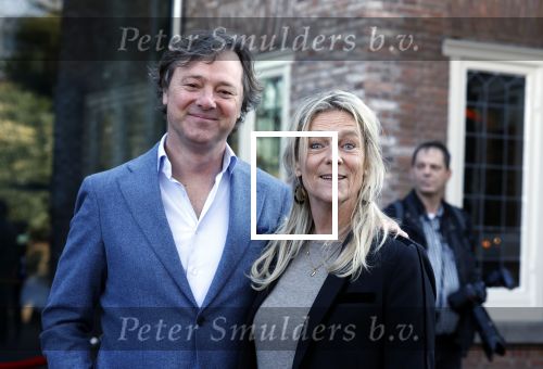 Laren 8 maart 2022
Prinses Beatrix opent een nieuwe gedeelte van het Singer museum in Laren . Prinses Beatrix arriveeert in haar nieuwe verlengde Audi A8 Hybride. Frits Sissing met zijn vrouw