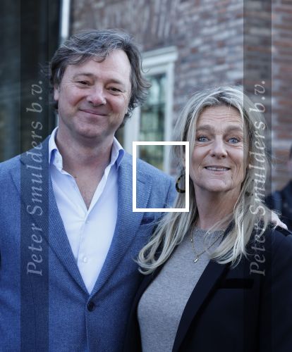 Laren 8 maart 2022
Prinses Beatrix opent een nieuwe gedeelte van het Singer museum in Laren . Prinses Beatrix arriveeert in haar nieuwe verlengde Audi A8 Hybride. Frits Sissing met zijn vrouw