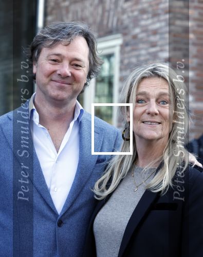 Laren 8 maart 2022
Prinses Beatrix opent een nieuwe gedeelte van het Singer museum in Laren . Prinses Beatrix arriveeert in haar nieuwe verlengde Audi A8 Hybride. Frits Sissing met zijn vrouw