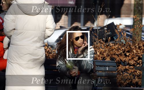 Amsterdam 5 maart 2022
Glennis Grace met de baby van Nienke Plas op de cornelis schuytstraat.