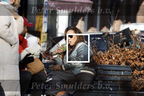 Amsterdam 5 maart 2022
Glennis Grace met de baby van Nienke Plas op de cornelis schuytstraat.
