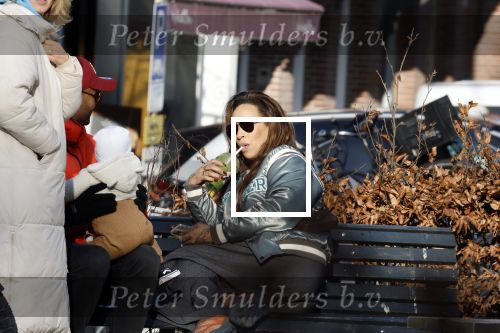 Amsterdam 5 maart 2022
Glennis Grace met de baby van Nienke Plas op de cornelis schuytstraat.
