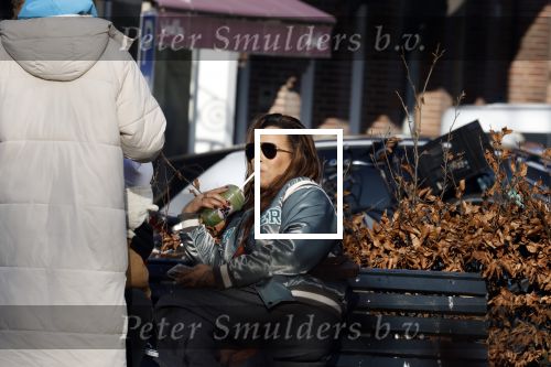 Amsterdam 5 maart 2022
Glennis Grace met de baby van Nienke Plas op de cornelis schuytstraat.