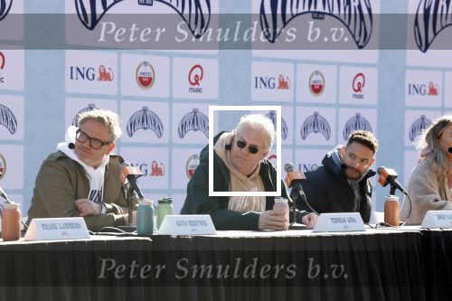 Amsterdam 8 maart 2022
Presentatie concert the streamers in het Olympisch stadion . Aanwezig oa Guus Meeuwis Suzanne en Freek Mc Snelle Maan Frank Lammers Thomas Acda Paul de Munnik Simon Keizer Nick Schilder Roel v Velzen Ronnie Flex Emma Heesters Diggie Dex Kraantje Pappie  Rolf Sanchez  en Paul de Leeuw .