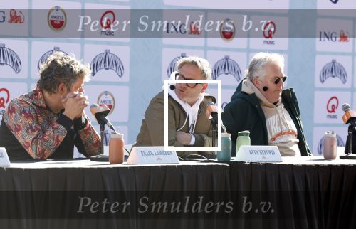 Amsterdam 8 maart 2022
Presentatie concert the streamers in het Olympisch stadion . Aanwezig oa Guus Meeuwis Suzanne en Freek Mc Snelle Maan Frank Lammers Thomas Acda Paul de Munnik Simon Keizer Nick Schilder Roel v Velzen Ronnie Flex Emma Heesters Diggie Dex Kraantje Pappie  Rolf Sanchez  en Paul de Leeuw .