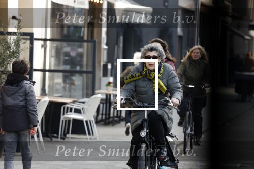 Amsterdam 2 maart 2022
Hanneke Groenteman op de fiets in Amsterdam zuid