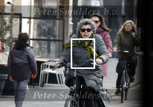 Amsterdam 2 maart 2022
Hanneke Groenteman op de fiets in Amsterdam zuid