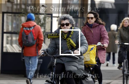 Amsterdam 2 maart 2022
Hanneke Groenteman op de fiets in Amsterdam zuid