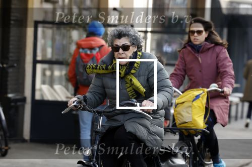 Amsterdam 2 maart 2022
Hanneke Groenteman op de fiets in Amsterdam zuid