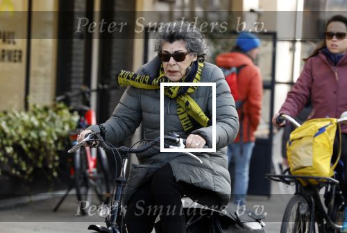 Amsterdam 2 maart 2022
Hanneke Groenteman op de fiets in Amsterdam zuid