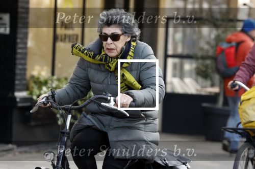 Amsterdam 2 maart 2022
Hanneke Groenteman op de fiets in Amsterdam zuid