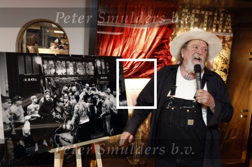 Amsterdam 1 april 2022
Opening expositie Louise Schiffmacher . Henk Schiffmacher was natuurlijk aanwezig.