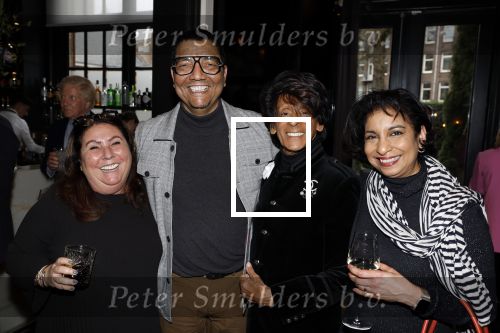 Amsterdam 6 april 2022
De 100e modeshow van Sheila de Vries in het college Hotel. Jurgen Raymann kwam met zijn vrouw
oa Denise Boekhoff en Nadia Palesa lopen mee.