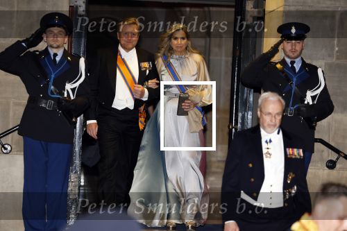Amsterdam 5 april 2022
Koningin Maxima , Koning Willem Alexander en prinses Beatrix vertrekken na een staatsbanket met de president van India bij het Paleis op de Dam.