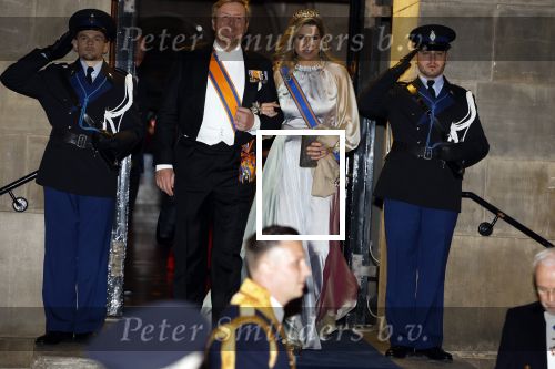 Amsterdam 5 april 2022
Koningin Maxima , Koning Willem Alexander en prinses Beatrix vertrekken na een staatsbanket met de president van India bij het Paleis op de Dam.