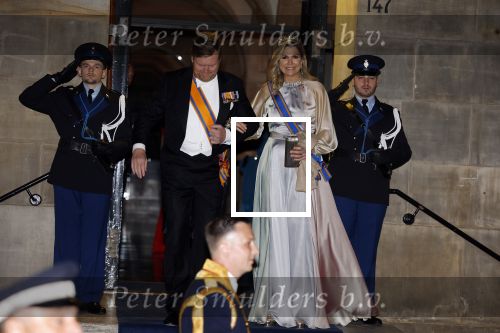 Amsterdam 5 april 2022
Koningin Maxima , Koning Willem Alexander en prinses Beatrix vertrekken na een staatsbanket met de president van India bij het Paleis op de Dam.