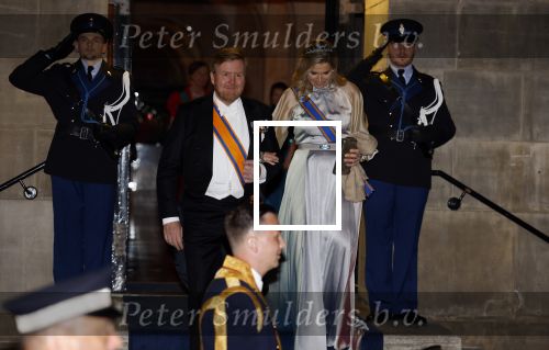 Amsterdam 5 april 2022
Koningin Maxima , Koning Willem Alexander en prinses Beatrix vertrekken na een staatsbanket met de president van India bij het Paleis op de Dam.