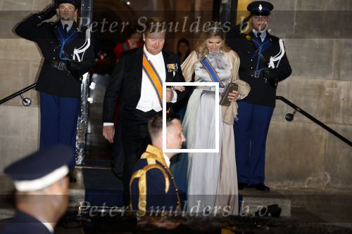 Amsterdam 5 april 2022
Koningin Maxima , Koning Willem Alexander en prinses Beatrix vertrekken na een staatsbanket met de president van India bij het Paleis op de Dam.