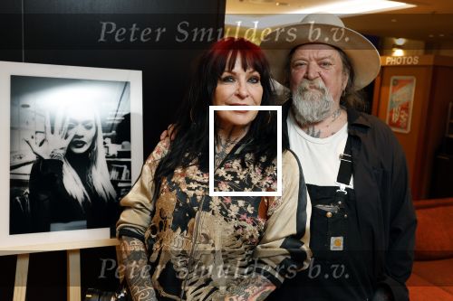 Amsterdam 1 april 2022
Opening expositie Louise Schiffmacher . Henk Schiffmacher was natuurlijk aanwezig.