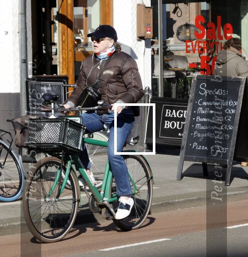 Amsterdam 7 maart 2022
Marc Marie Huybregts op de fiets in Amsterdam zuid.