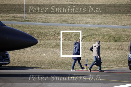 Eindhoven Tilburg 5 maart 2022
Max Verstappen zijn familie en manager Raymond Vermeulen landen met de private Jet van Max op eindhoven Airport . Ze kwamen van ibiza waar ze de verjaardag van Jos Verstappen (50) hebben gevierd. Max had daarna een afspraak in Tilburg.