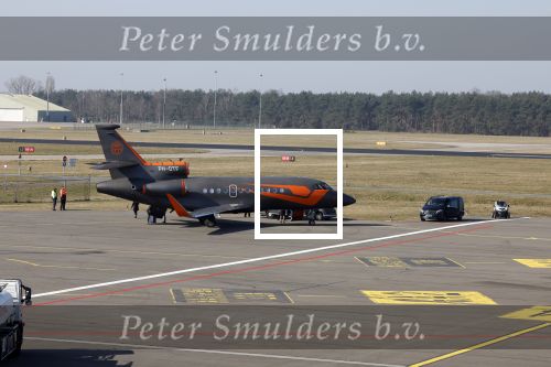 Eindhoven Tilburg 5 maart 2022
Max Verstappen zijn familie en manager Raymond Vermeulen landen met de private Jet van Max op eindhoven Airport . Ze kwamen van ibiza waar ze de verjaardag van Jos Verstappen (50) hebben gevierd. Max had daarna een afspraak in Tilburg.