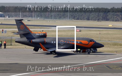 Eindhoven Tilburg 5 maart 2022
Max Verstappen zijn familie en manager Raymond Vermeulen landen met de private Jet van Max op eindhoven Airport . Ze kwamen van ibiza waar ze de verjaardag van Jos Verstappen (50) hebben gevierd. Max had daarna een afspraak in Tilburg.