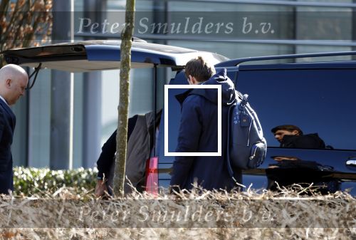 Eindhoven Tilburg 5 maart 2022
Max Verstappen zijn familie en manager Raymond Vermeulen landen met de private Jet van Max op eindhoven Airport . Ze kwamen van ibiza waar ze de verjaardag van Jos Verstappen (50) hebben gevierd. Max had daarna een afspraak in Tilburg.