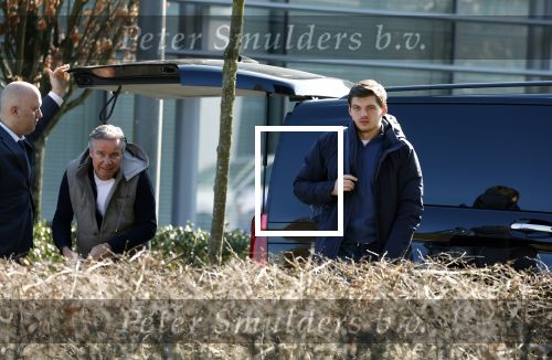 Eindhoven Tilburg 5 maart 2022
Max Verstappen zijn familie en manager Raymond Vermeulen landen met de private Jet van Max op eindhoven Airport . Ze kwamen van ibiza waar ze de verjaardag van Jos Verstappen (50) hebben gevierd. Max had daarna een afspraak in Tilburg.