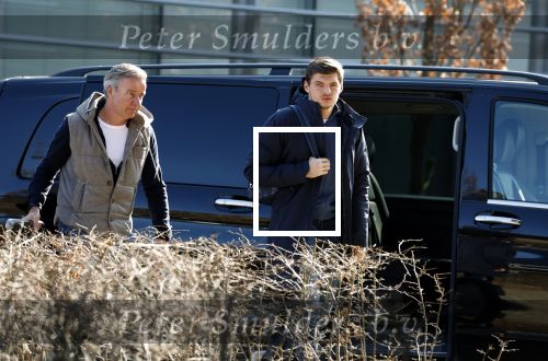 Eindhoven Tilburg 5 maart 2022
Max Verstappen zijn familie en manager Raymond Vermeulen landen met de private Jet van Max op eindhoven Airport . Ze kwamen van ibiza waar ze de verjaardag van Jos Verstappen (50) hebben gevierd. Max had daarna een afspraak in Tilburg.