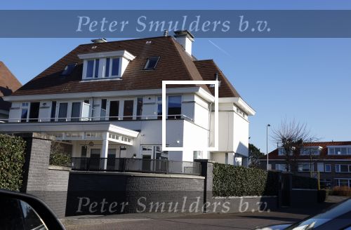 Noordwijk 4 en 5 maart 2022
Maxime Meiland en haar verloofde Leroy hebben een nieuw huis gekocht . Het oude huis is al verkocht.