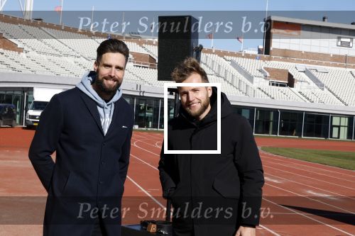 Amsterdam 8 maart 2022
Presentatie concert the streamers in het Olympisch stadion . Aanwezig oa Guus Meeuwis Suzanne en Freek Mc Snelle Maan Frank Lammers Thomas Acda Paul de Munnik Simon Keizer Nick Schilder Roel v Velzen Ronnie Flex Emma Heesters Diggie Dex Kraantje Pappie  Rolf Sanchez  en Paul de Leeuw .