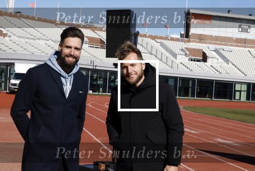 Amsterdam 8 maart 2022
Presentatie concert the streamers in het Olympisch stadion . Aanwezig oa Guus Meeuwis Suzanne en Freek Mc Snelle Maan Frank Lammers Thomas Acda Paul de Munnik Simon Keizer Nick Schilder Roel v Velzen Ronnie Flex Emma Heesters Diggie Dex Kraantje Pappie  Rolf Sanchez  en Paul de Leeuw .