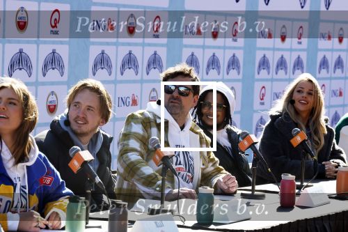 Amsterdam 8 maart 2022
Presentatie concert the streamers in het Olympisch stadion . Aanwezig oa Guus Meeuwis Suzanne en Freek Mc Snelle Maan Frank Lammers Thomas Acda Paul de Munnik Simon Keizer Nick Schilder Roel v Velzen Ronnie Flex Emma Heesters Diggie Dex Kraantje Pappie  Rolf Sanchez  en Paul de Leeuw .
