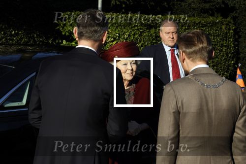 Laren 8 maart 2022
Prinses Beatrix opent een nieuwe gedeelte van het Singer museum in Laren . Prinses Beatrix arriveeert in haar nieuwe verlengde Audi A8 Hybride.