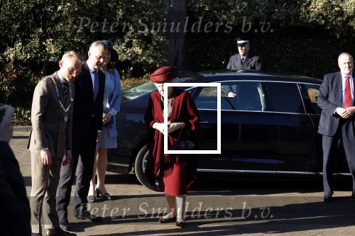 Laren 8 maart 2022
Prinses Beatrix opent een nieuwe gedeelte van het Singer museum in Laren . Prinses Beatrix arriveeert in haar nieuwe verlengde Audi A8 Hybride.