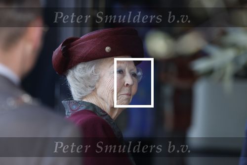 Laren 8 maart 2022
Prinses Beatrix opent een nieuwe gedeelte van het Singer museum in Laren . Prinses Beatrix arriveeert in haar nieuwe verlengde Audi A8 Hybride.