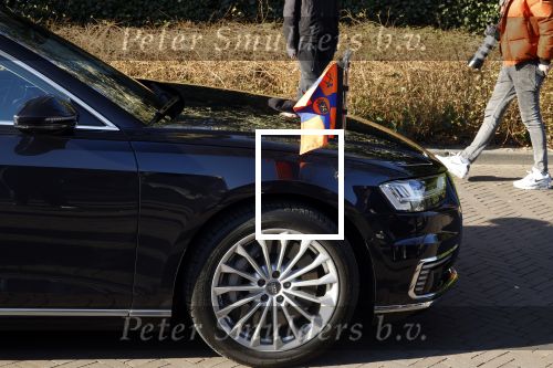Laren 8 maart 2022
Prinses Beatrix opent een nieuwe gedeelte van het Singer museum in Laren . Prinses Beatrix arriveeert in haar nieuwe verlengde Audi A8 Hybride.