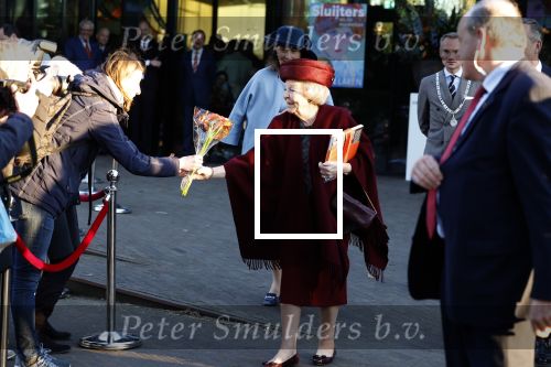 Laren 8 maart 2022
Prinses Beatrix opent een nieuwe gedeelte van het Singer museum in Laren . Prinses Beatrix arriveeert in haar nieuwe verlengde Audi A8 Hybride.