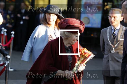 Laren 8 maart 2022
Prinses Beatrix opent een nieuwe gedeelte van het Singer museum in Laren . Prinses Beatrix arriveeert in haar nieuwe verlengde Audi A8 Hybride.
