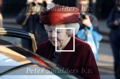 Laren 8 maart 2022
Prinses Beatrix opent een nieuwe gedeelte van het Singer museum in Laren . Prinses Beatrix arriveeert in haar nieuwe verlengde Audi A8 Hybride.